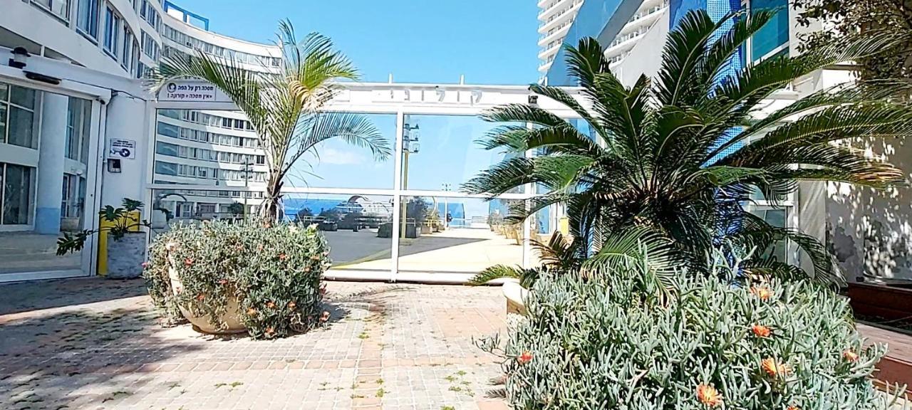 מלון דירות על הים בת ים 39 Esterno foto