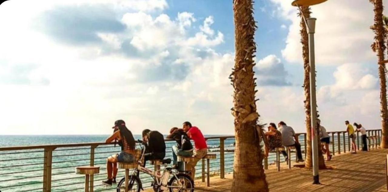 מלון דירות על הים בת ים 39 Esterno foto